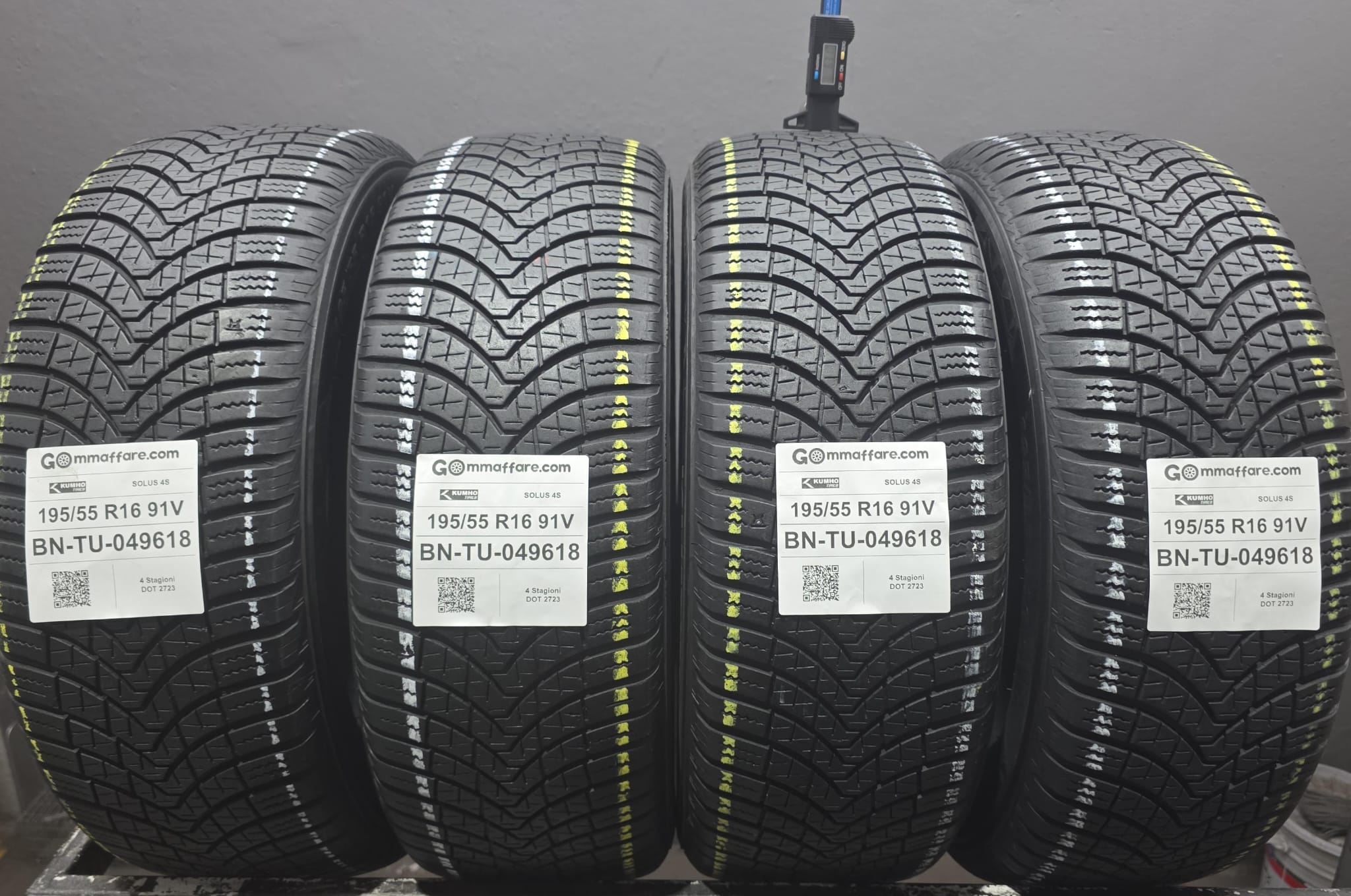 Kumho Tire SOLUS 4S 195/55 R16